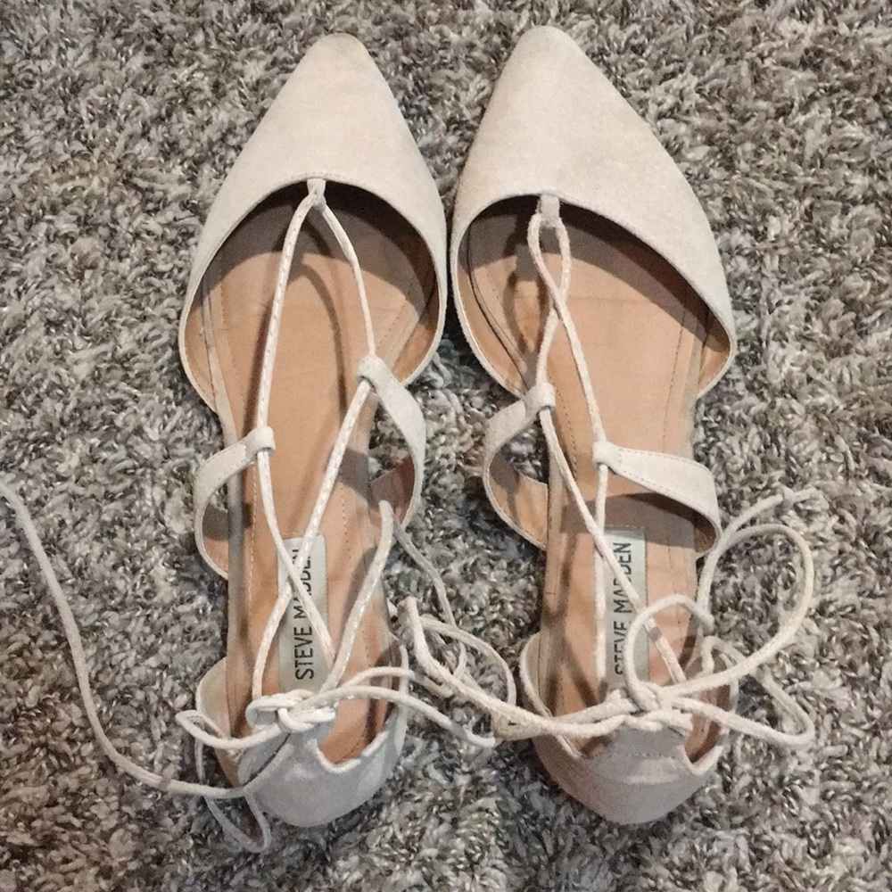 STEVE MADDEN TAUPE CROSS UP FLATS POINTED TOE